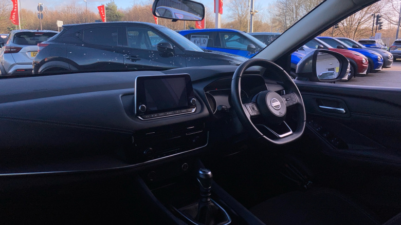 Nissan Qashqai 1.3 DiG-T MH Acenta Premium 5dr Petrol Hatchback